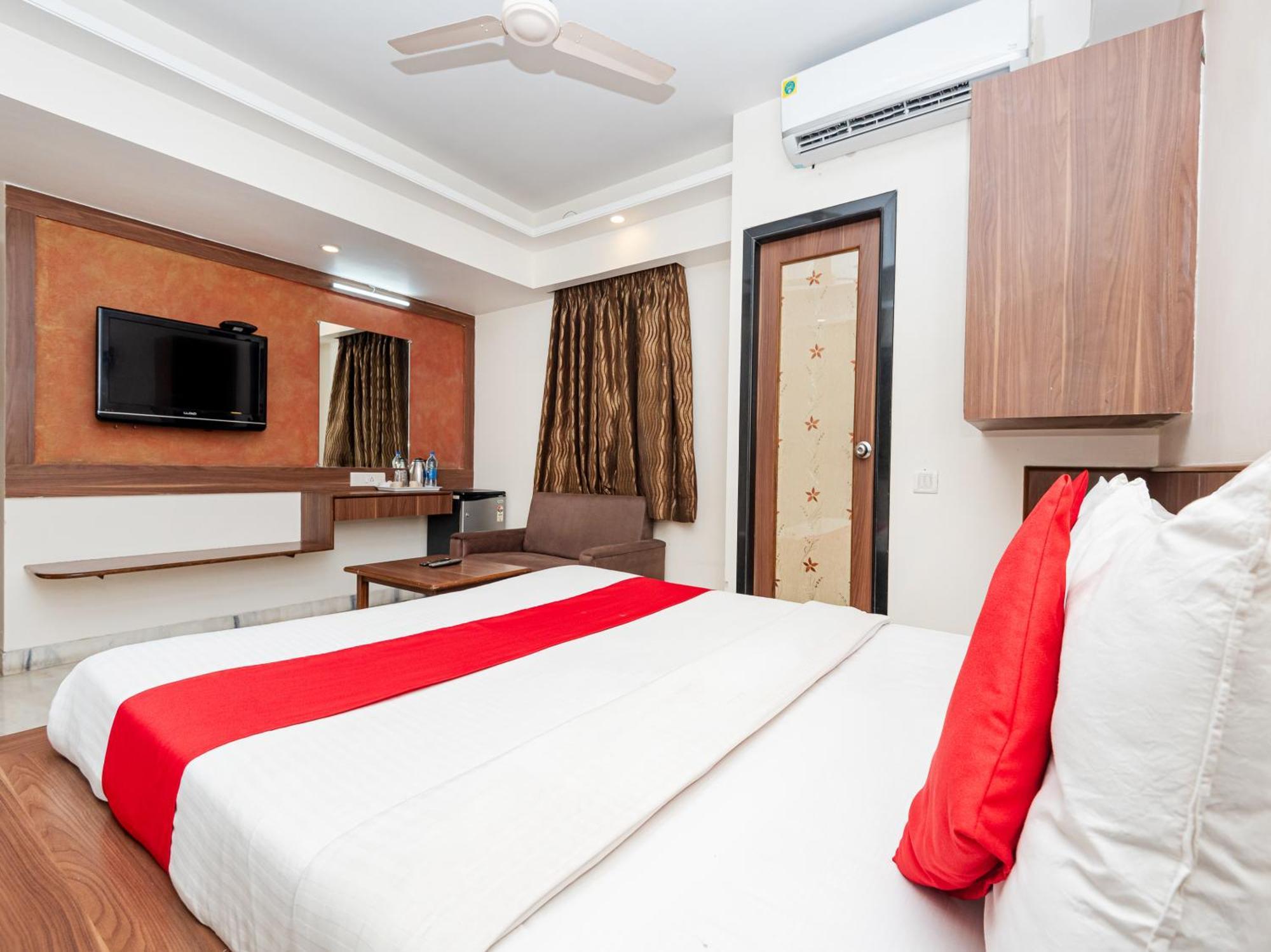 Hotel Balwas Σουράτ Εξωτερικό φωτογραφία