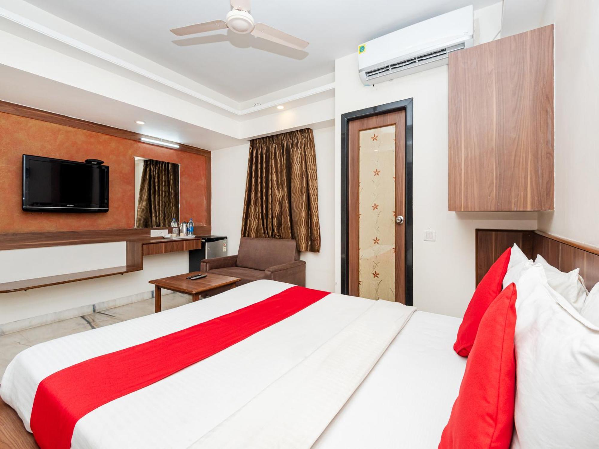 Hotel Balwas Σουράτ Εξωτερικό φωτογραφία