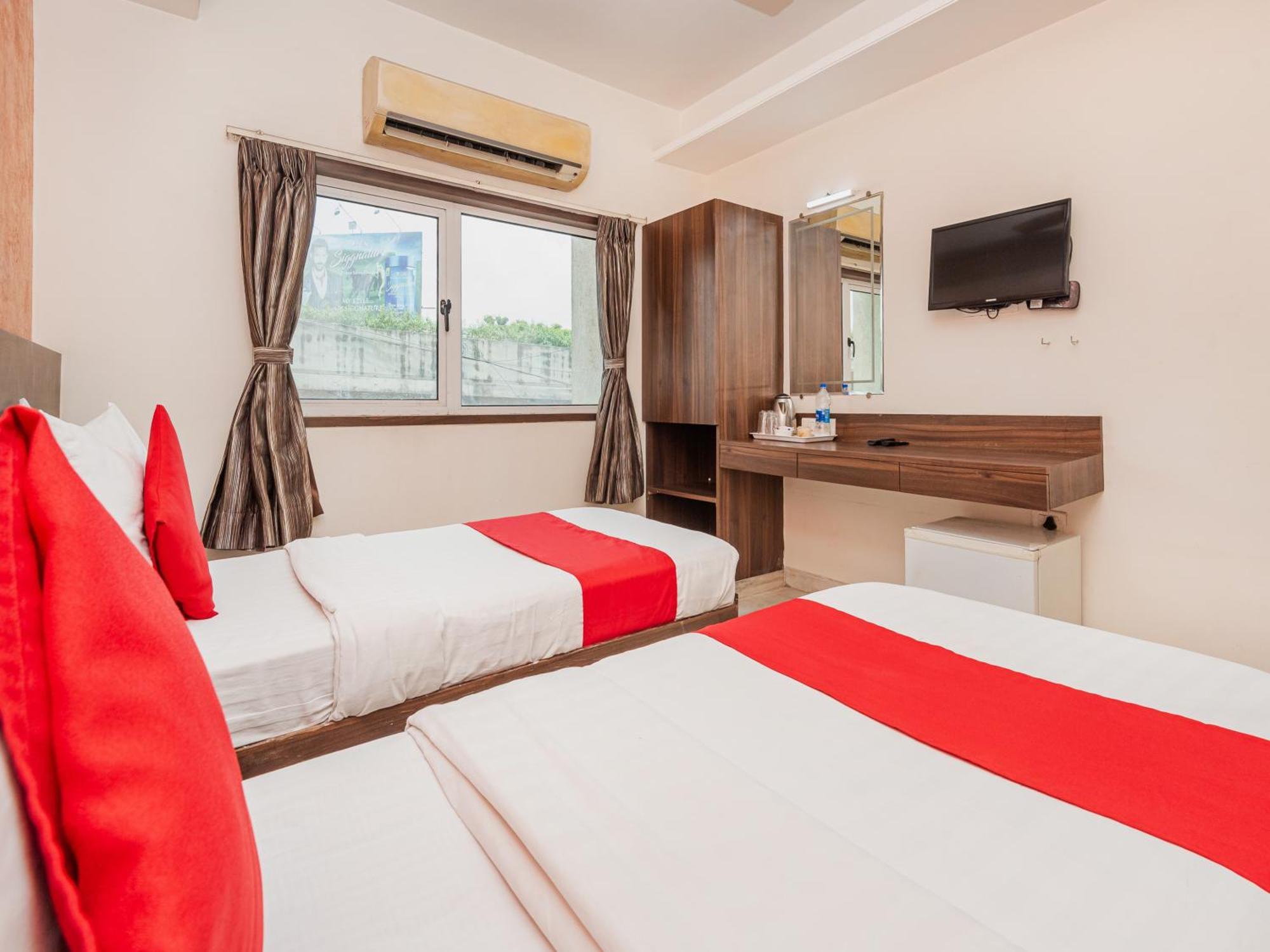 Hotel Balwas Σουράτ Εξωτερικό φωτογραφία