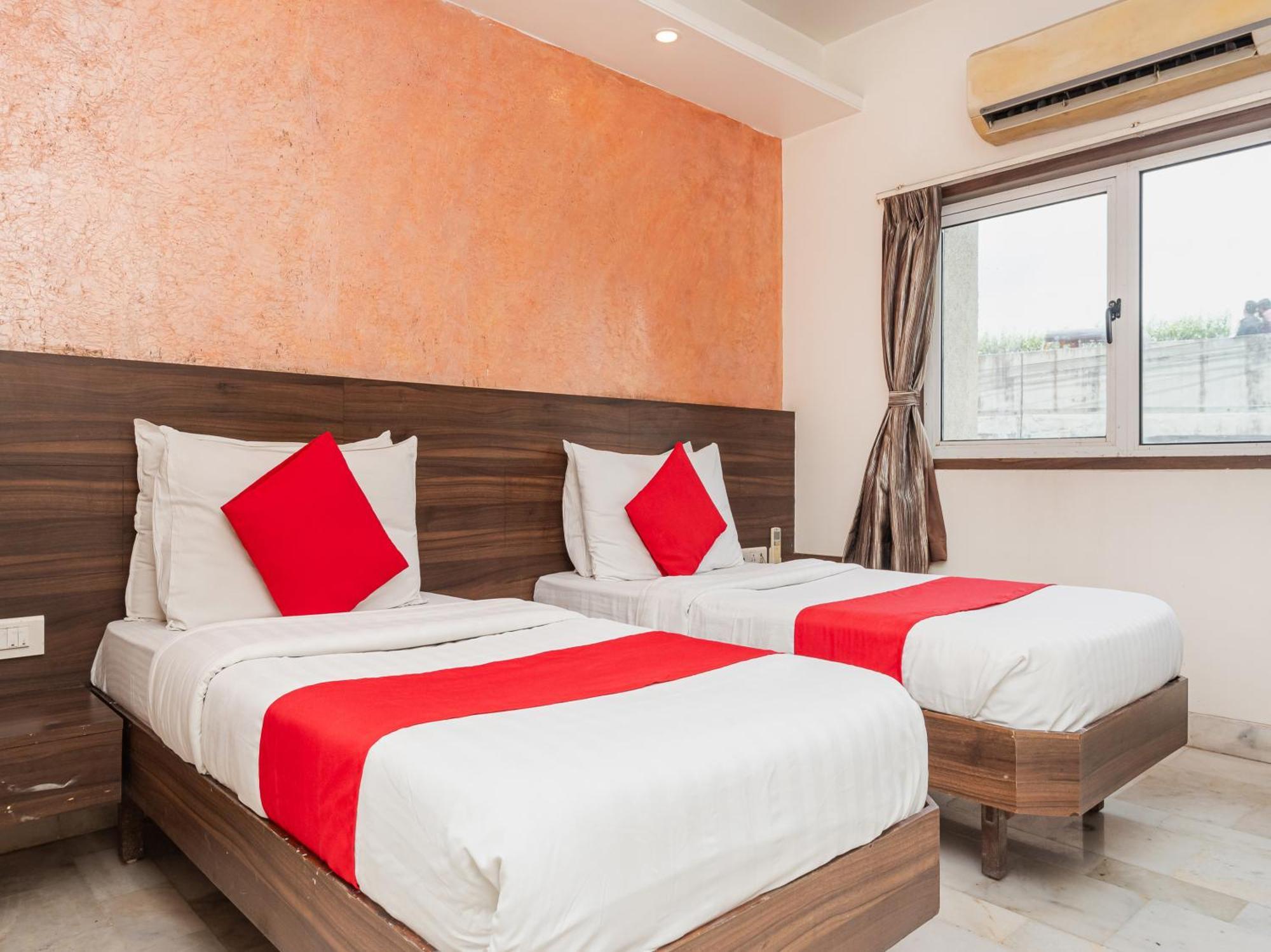 Hotel Balwas Σουράτ Εξωτερικό φωτογραφία