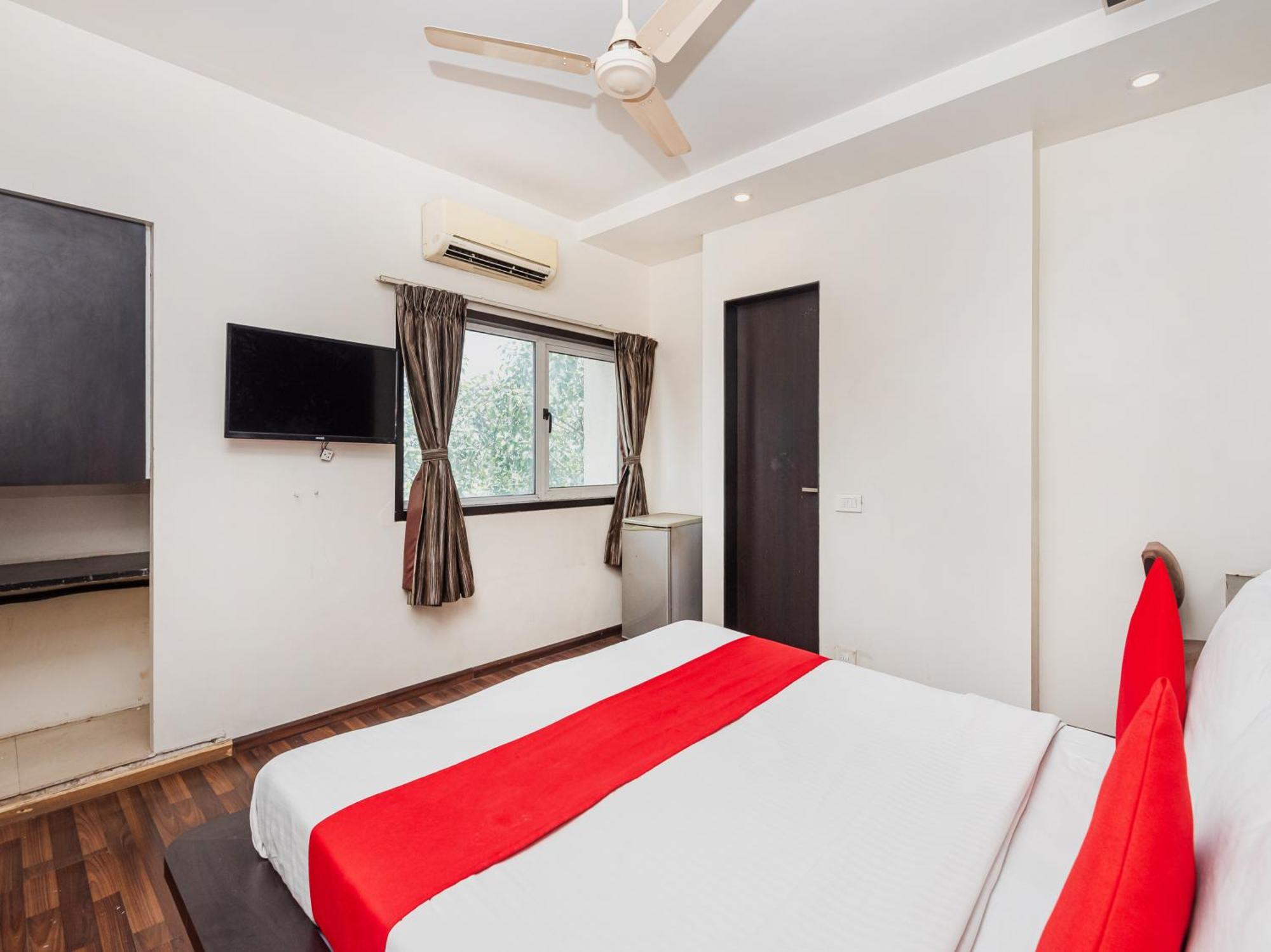 Hotel Balwas Σουράτ Εξωτερικό φωτογραφία