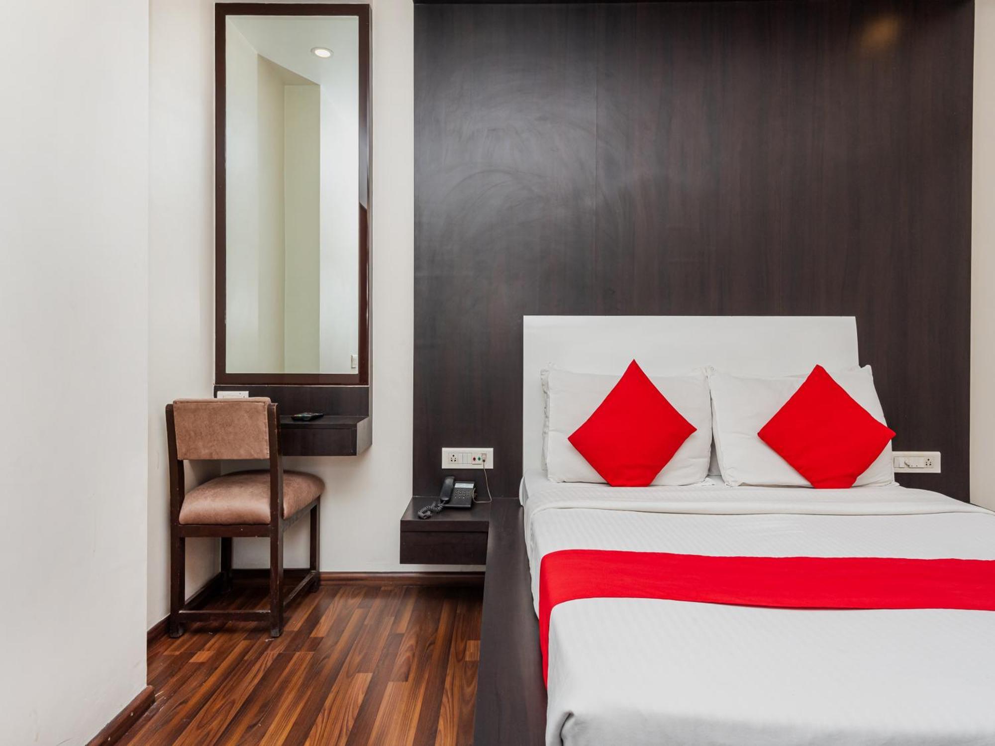 Hotel Balwas Σουράτ Εξωτερικό φωτογραφία