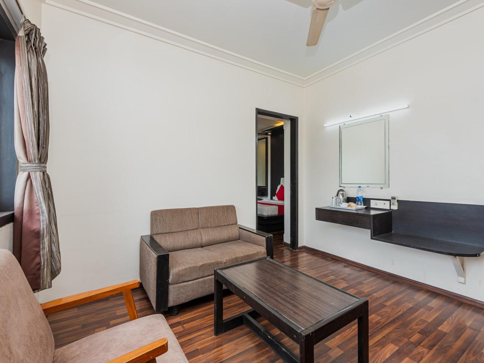 Hotel Balwas Σουράτ Εξωτερικό φωτογραφία