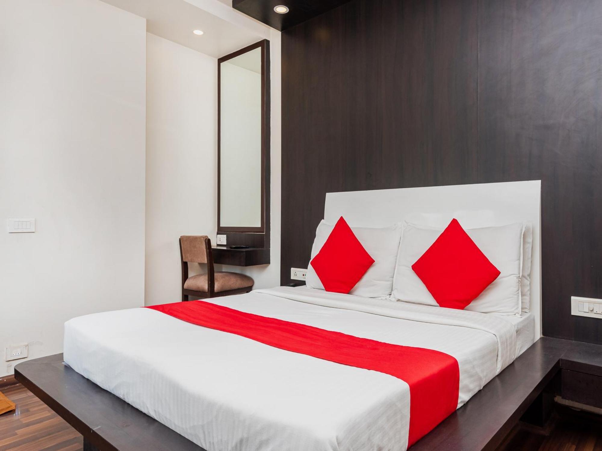 Hotel Balwas Σουράτ Εξωτερικό φωτογραφία