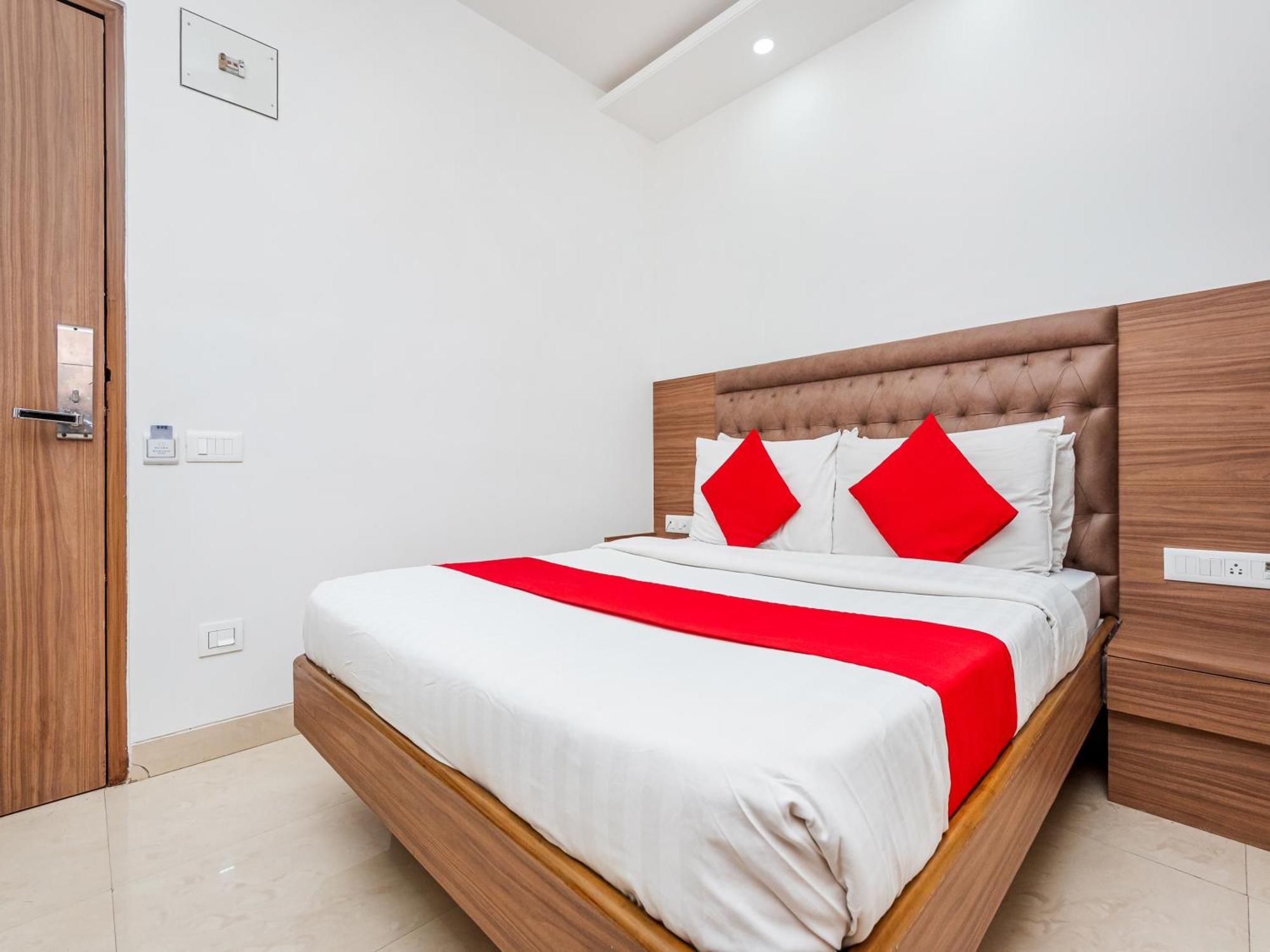 Hotel Balwas Σουράτ Εξωτερικό φωτογραφία